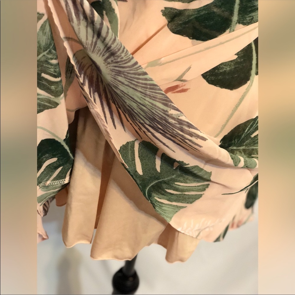 NEW Lulu’s Pink palm tree dress NWT - Picture 6 of 7